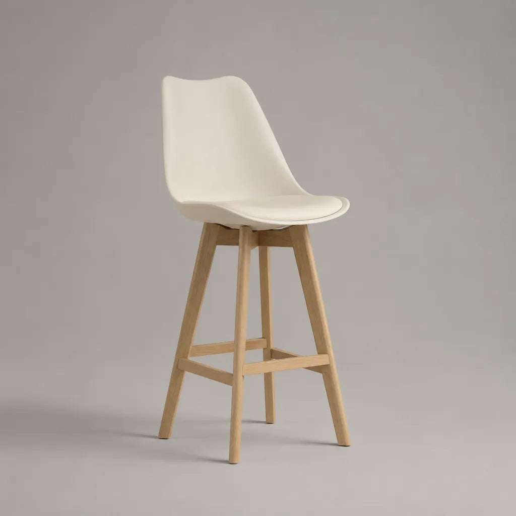 Sgabello da bar alto bianco con schienale, poggiapiedi, seduta in PP e gambe in faggio massello, 48 × 50 × 103 cm